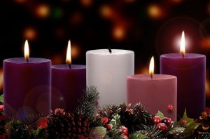 Read more about the article Miért fontos az Adventi 4 Gyertya a Karácsonyi Időszakban?