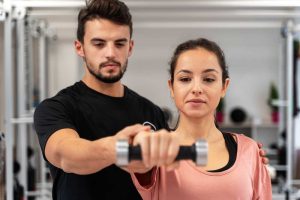 Read more about the article Fitness Instruktor: Mit Jelent és Hogyan Válasszunk Jó Instruktort?